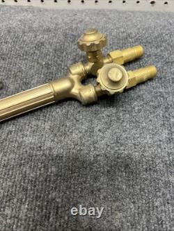 Oxweld Victor Style Cutting Welding Torch (644047-A Attachment) (64407-O Handle)